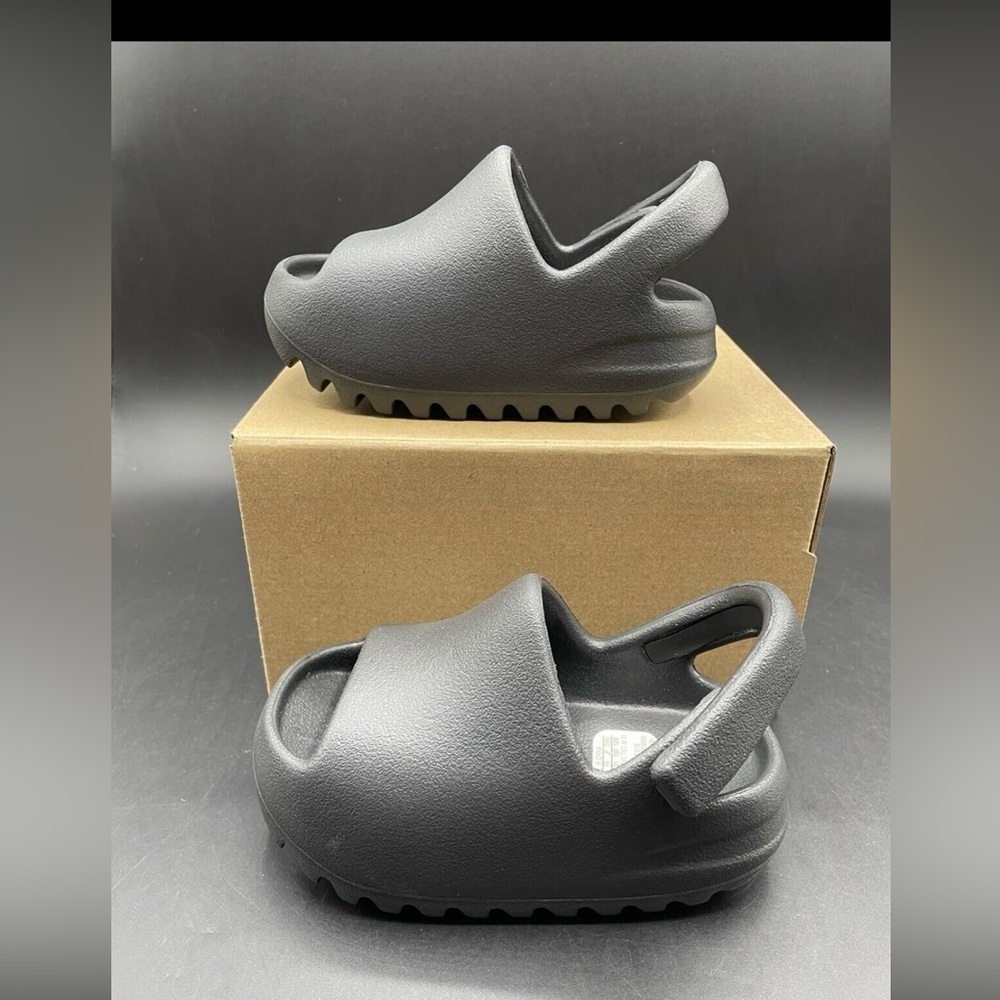 Adidas Yeezy Slide Onyx Black Infant Toddler size :5k With Box.